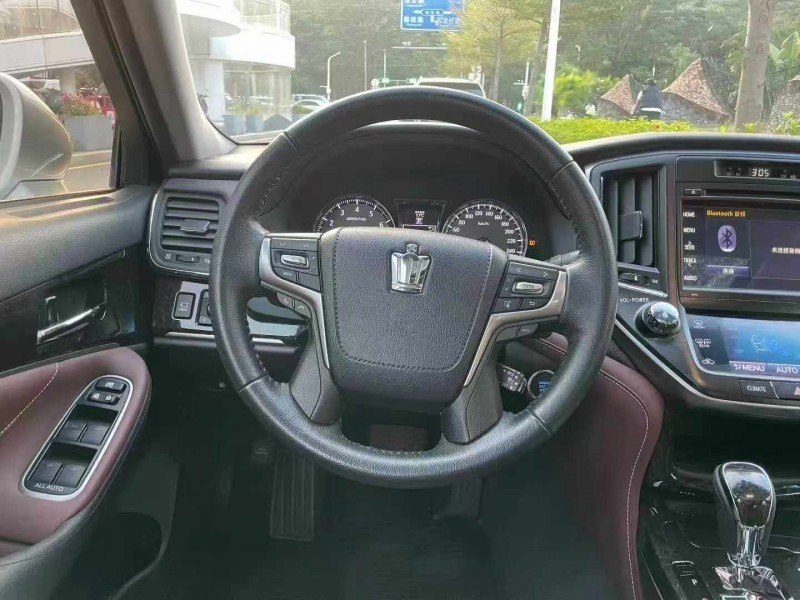 深圳18年丰田皇冠6