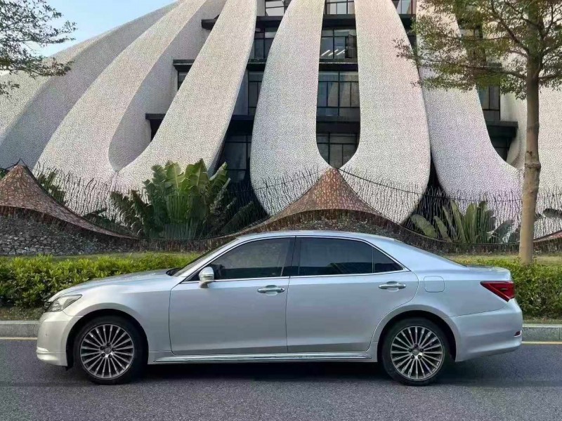 深圳18年丰田皇冠7