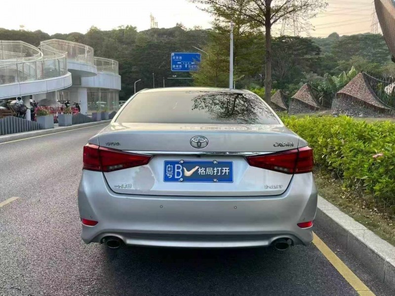 深圳18年丰田皇冠9