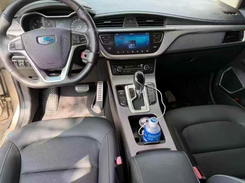 佛山18年吉利帝豪5