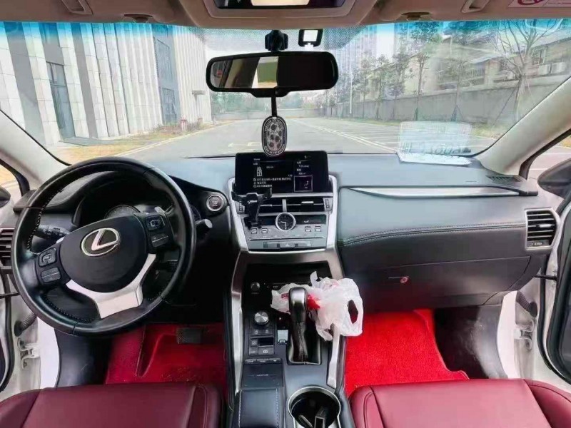 枣庄19年雷克萨斯NX4