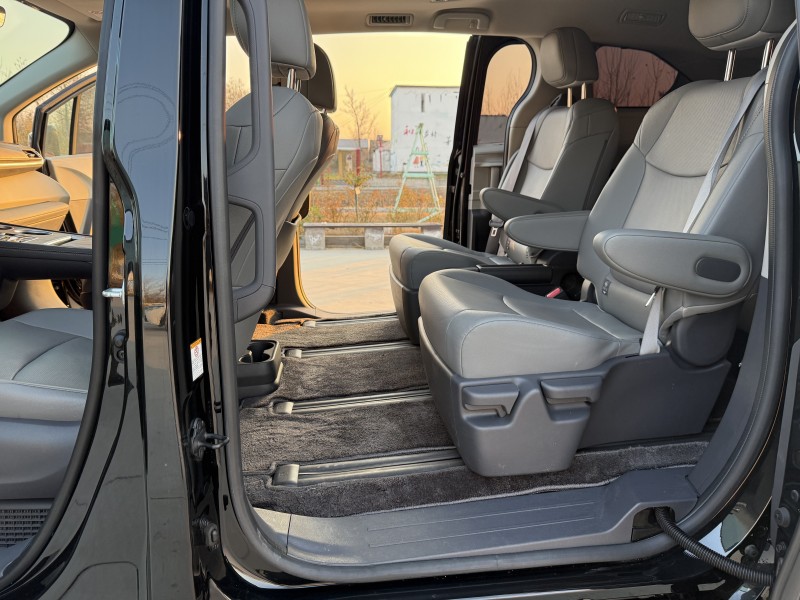 徐州24年丰田塞纳6