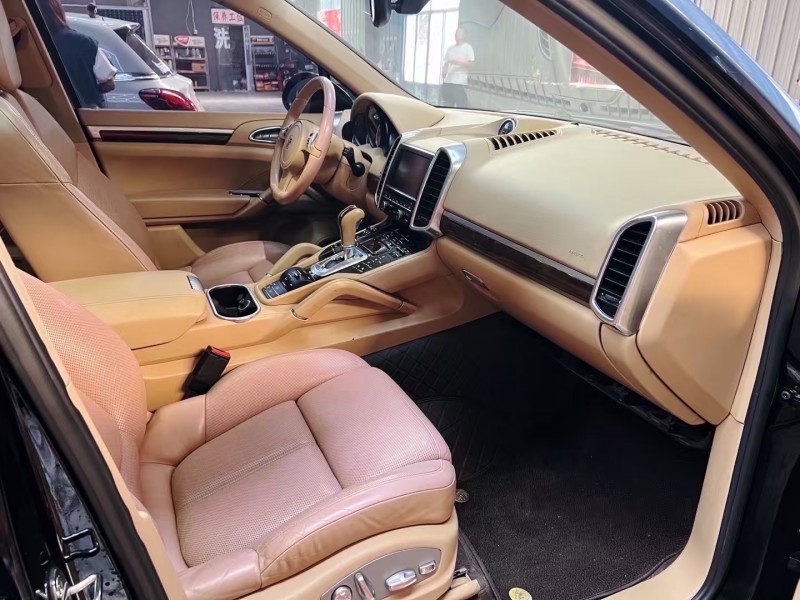 潍坊12年保时捷卡宴4