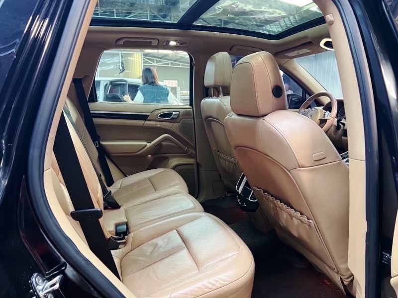 潍坊12年保时捷卡宴6