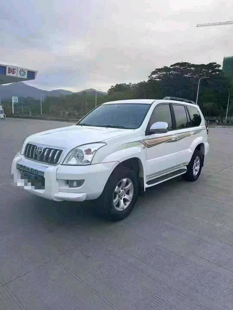 广州10年丰田普拉多3