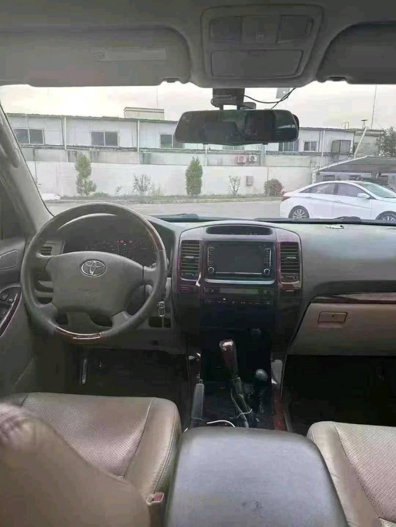 广州10年丰田普拉多5