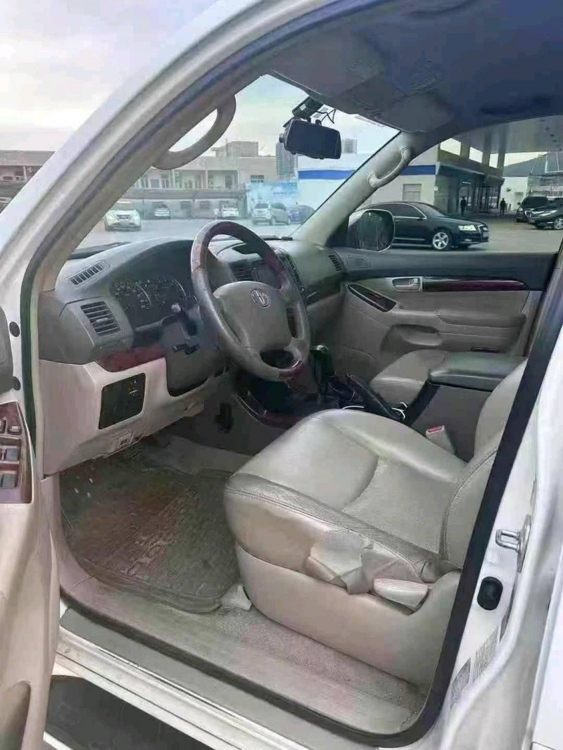 广州10年丰田普拉多6