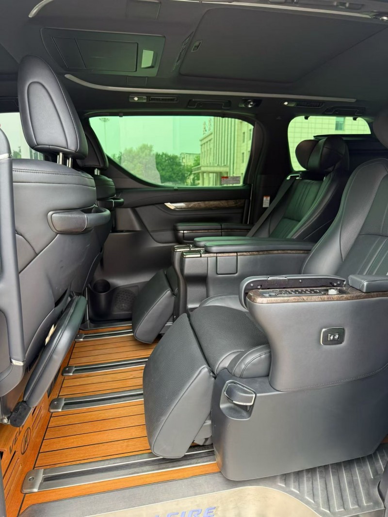 唐山21年丰田威尔法6