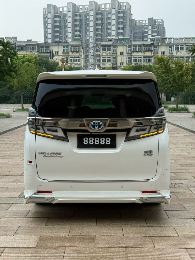 唐山21年丰田威尔法9