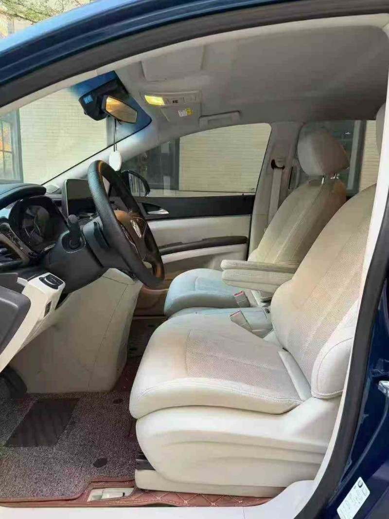 湛江23年别克GL84