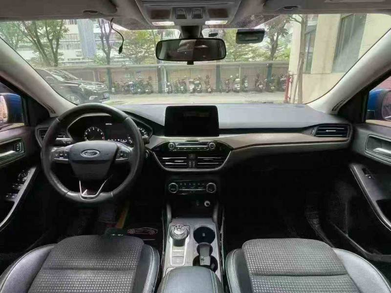 湛江20年福特福克斯5