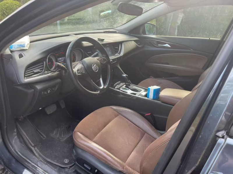 济宁20年别克君威4