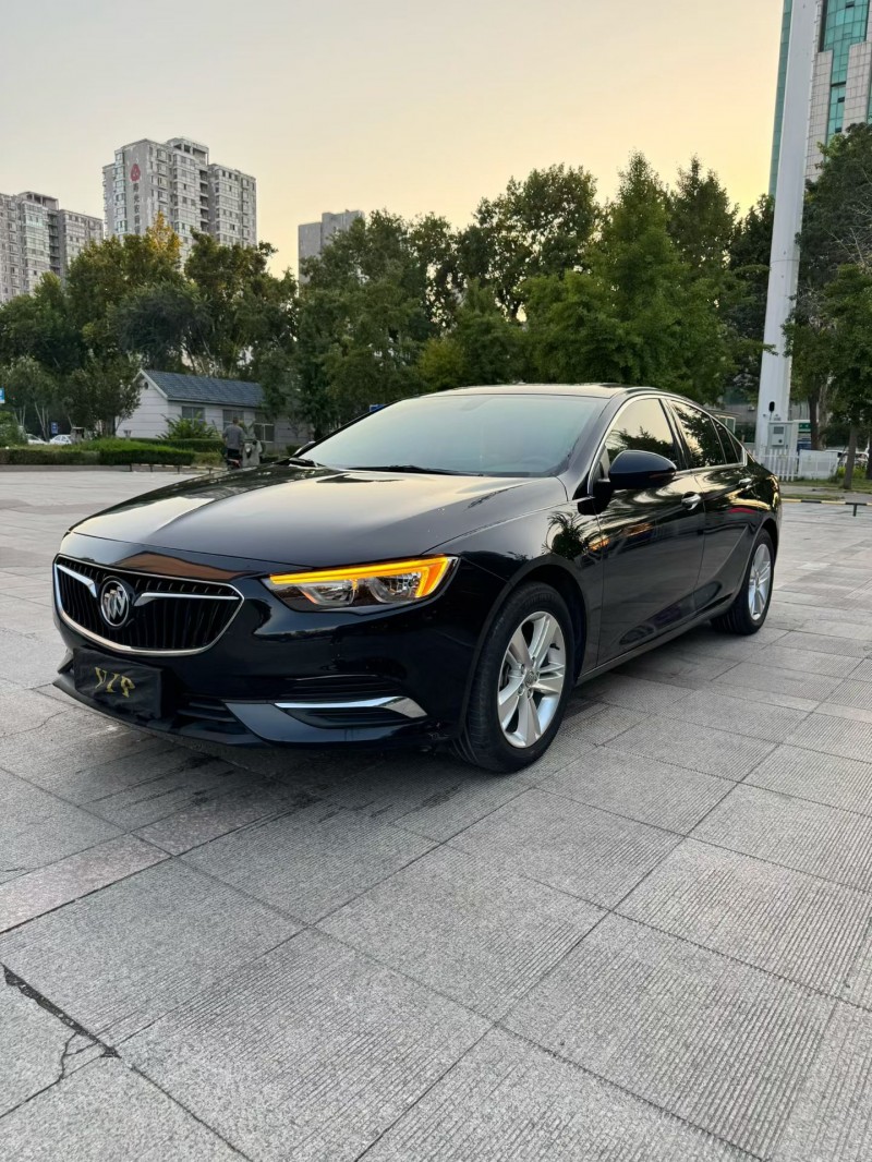 济宁19年别克君威2