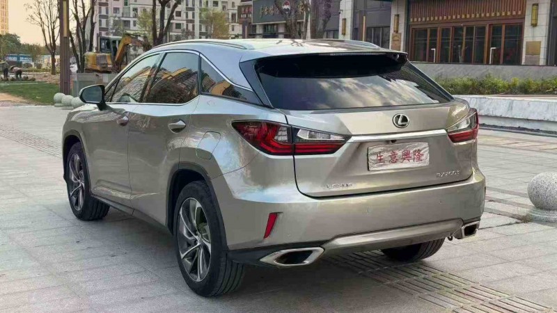 湛江17年雷克萨斯RX8