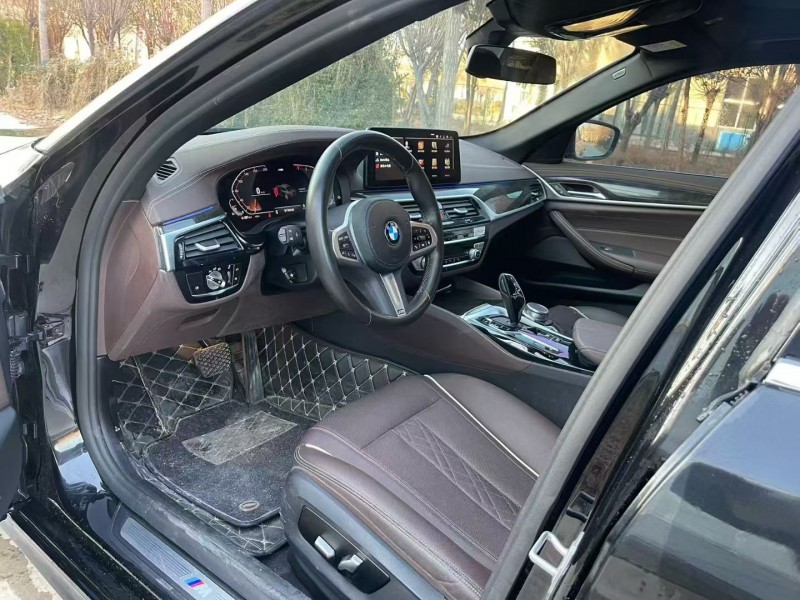 济宁22年宝马5系5