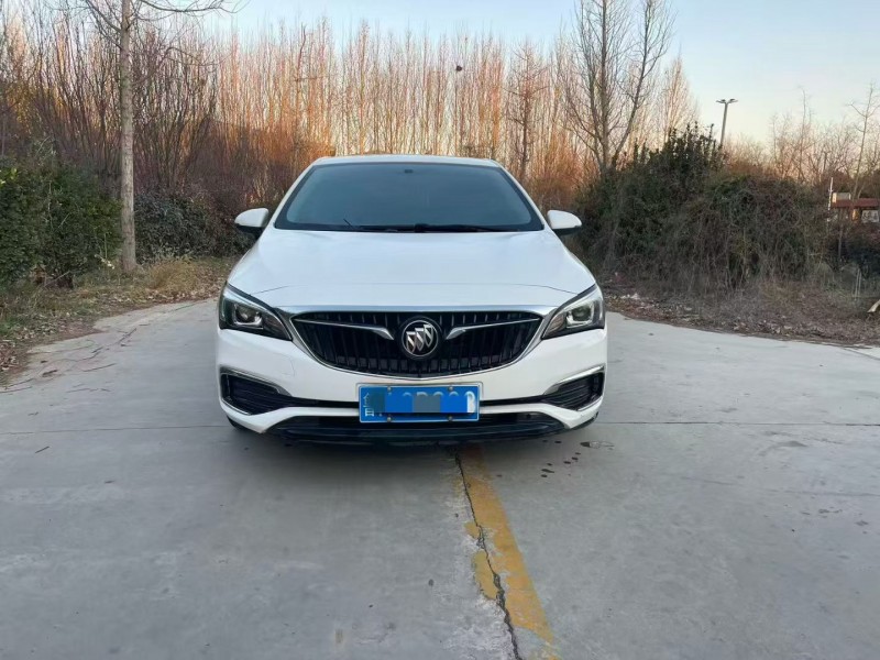 济宁18年别克威朗1