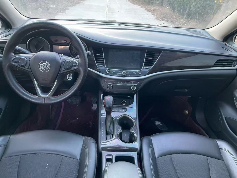 济宁18年别克威朗5