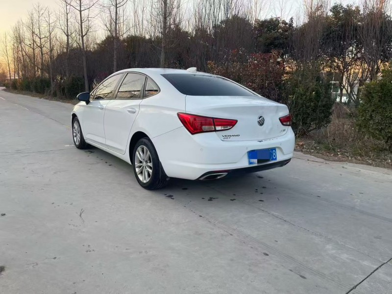 济宁18年别克威朗7