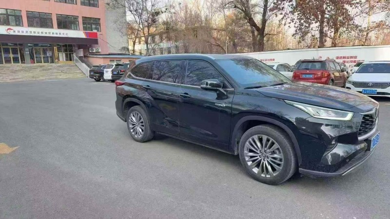 济宁22年丰田汉兰达2