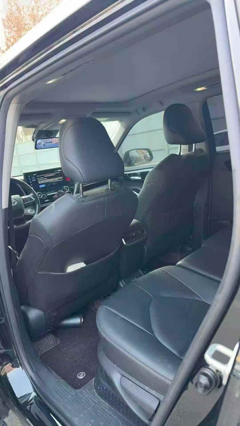 济宁22年丰田汉兰达4