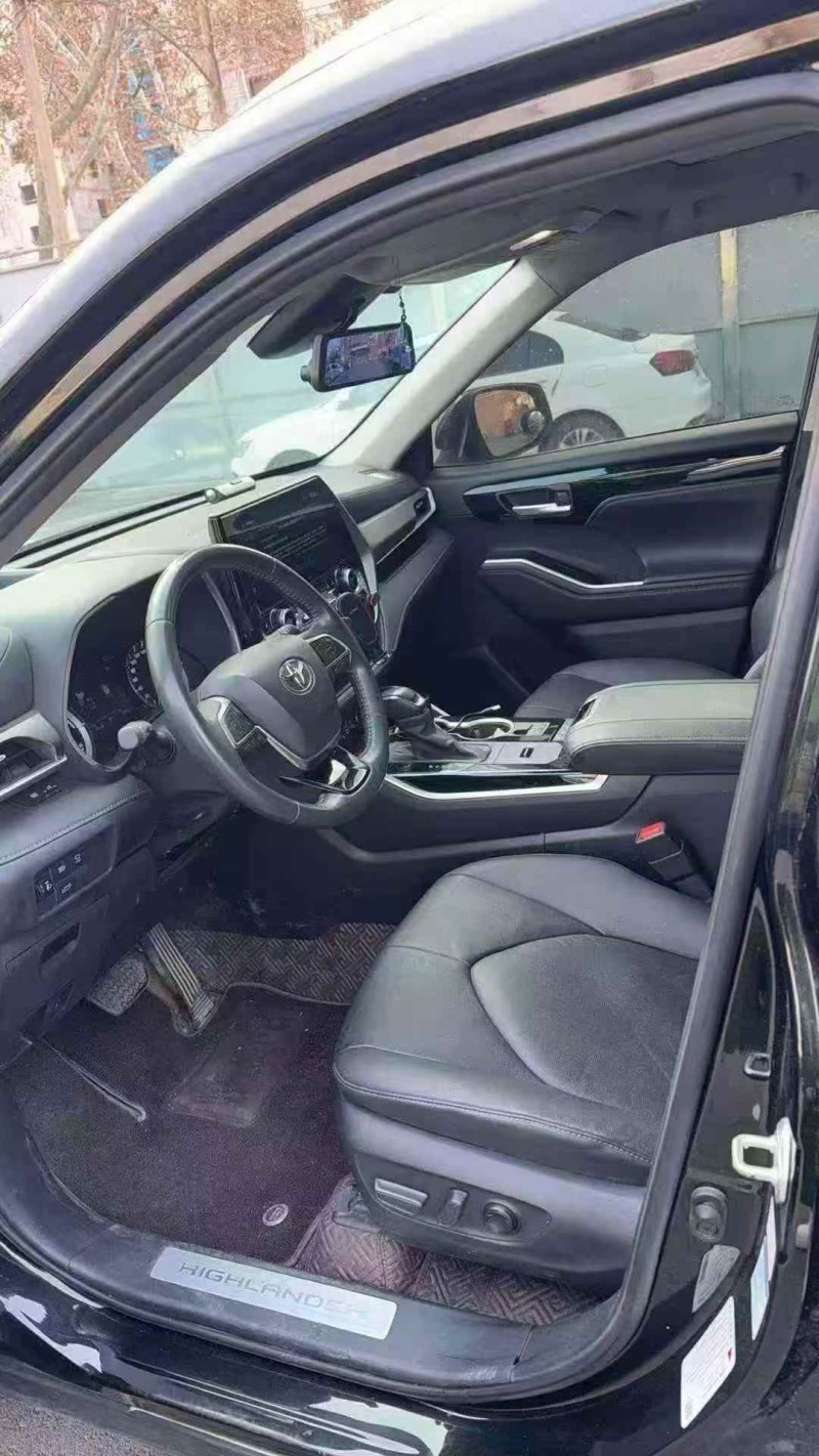 济宁22年丰田汉兰达6