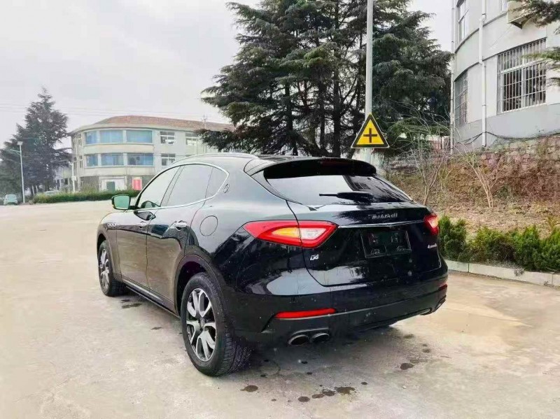 枣庄18年玛莎拉蒂Levante7