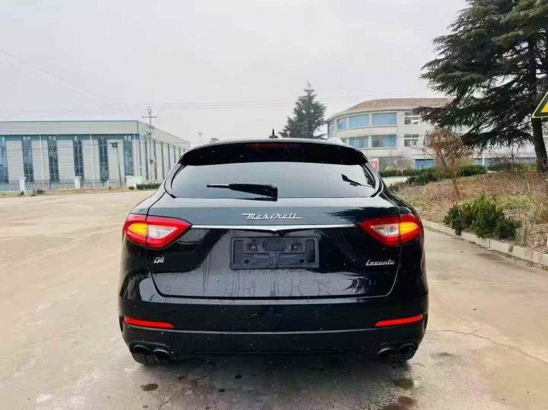 枣庄18年玛莎拉蒂Levante8