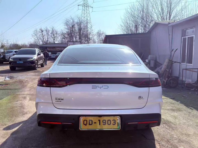 青岛25年比亚迪秦4