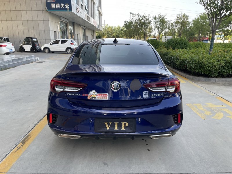 济宁23年别克君威7