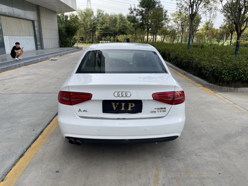 济宁16年奥迪A4L9
