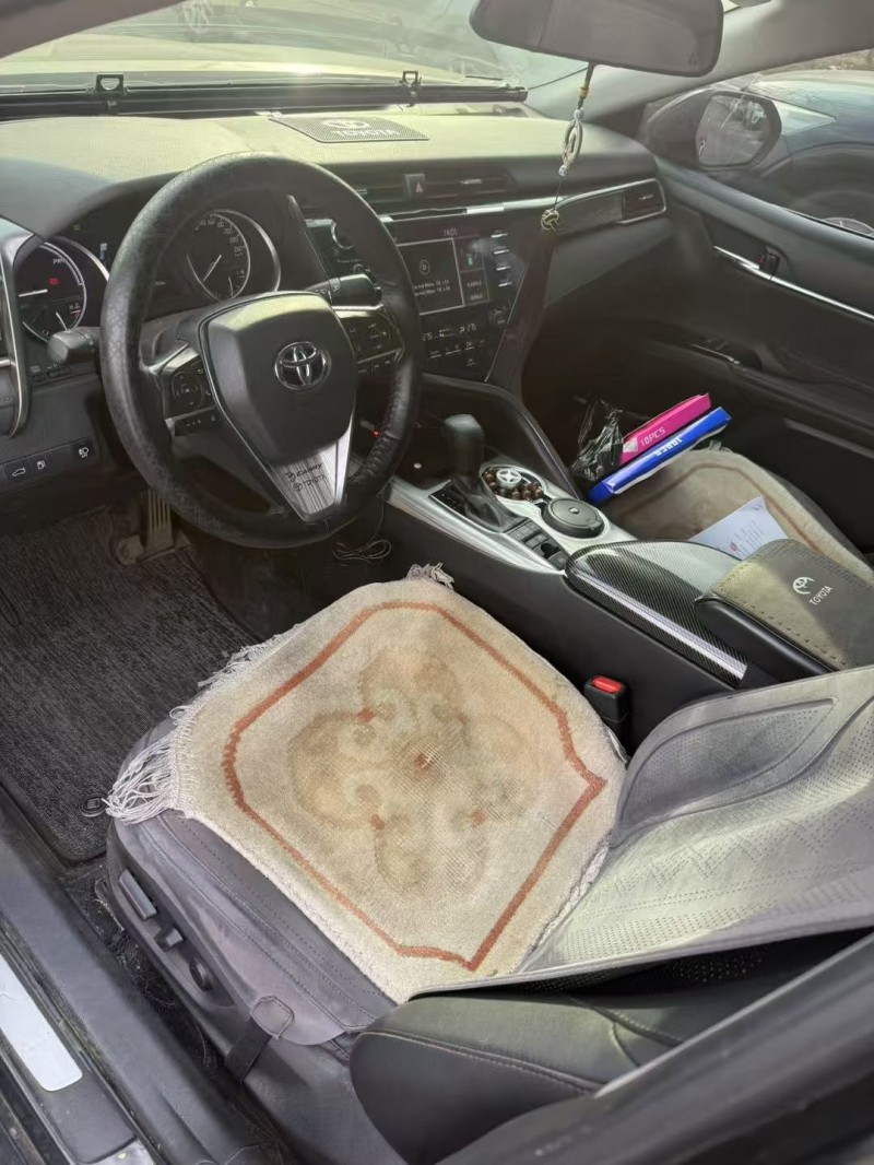 呼和浩特18年丰田凯美瑞6