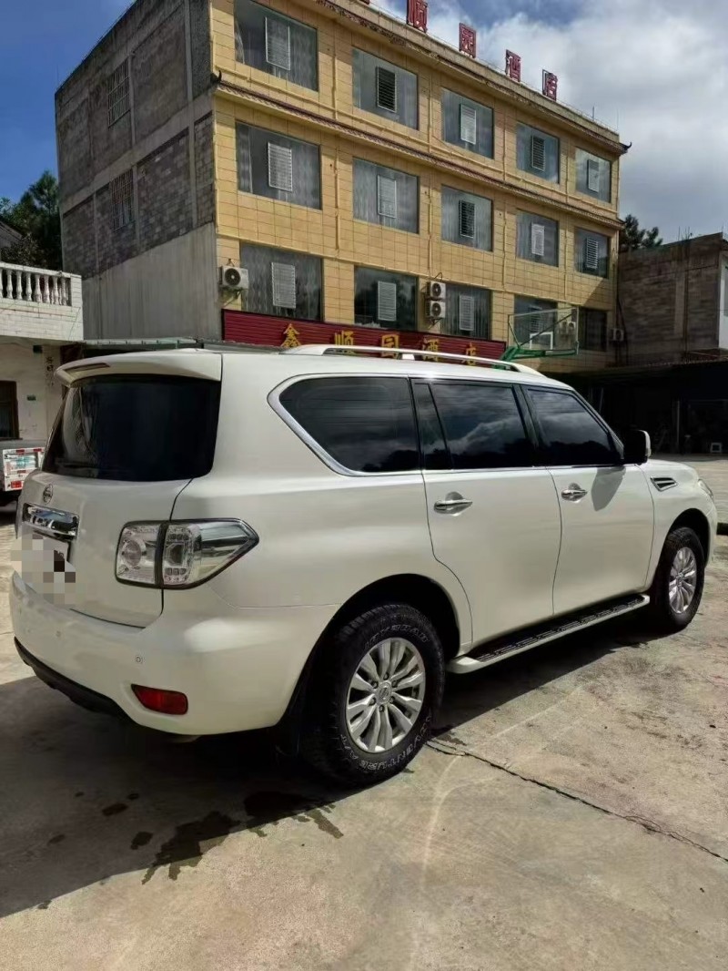 贵阳20年日产途乐8