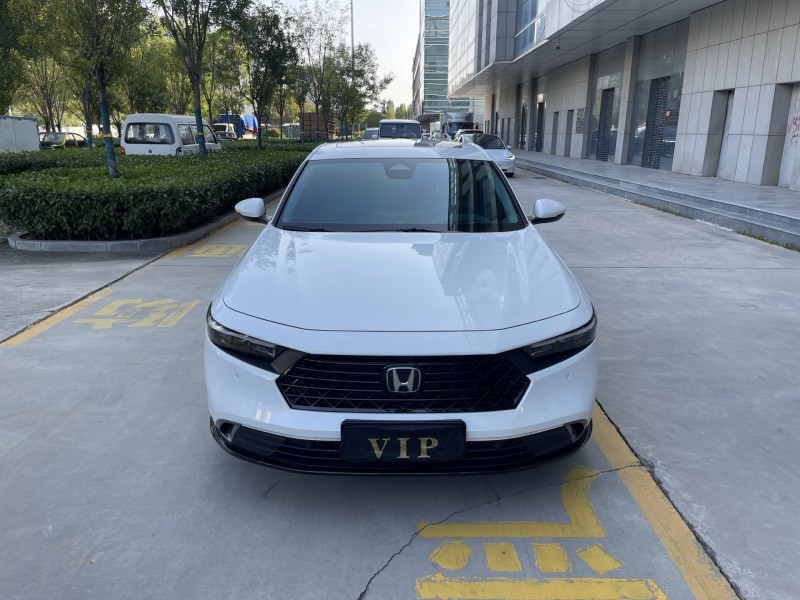 济宁23年本田雅阁1