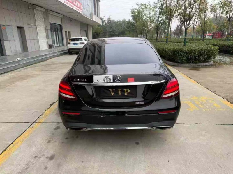 济宁19年奔驰E8