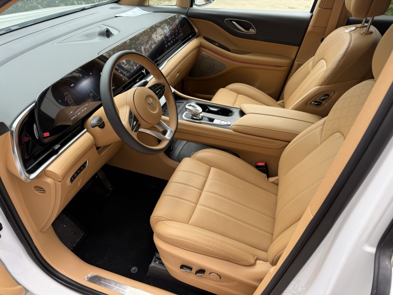 济宁25年岚图汽车梦想家4