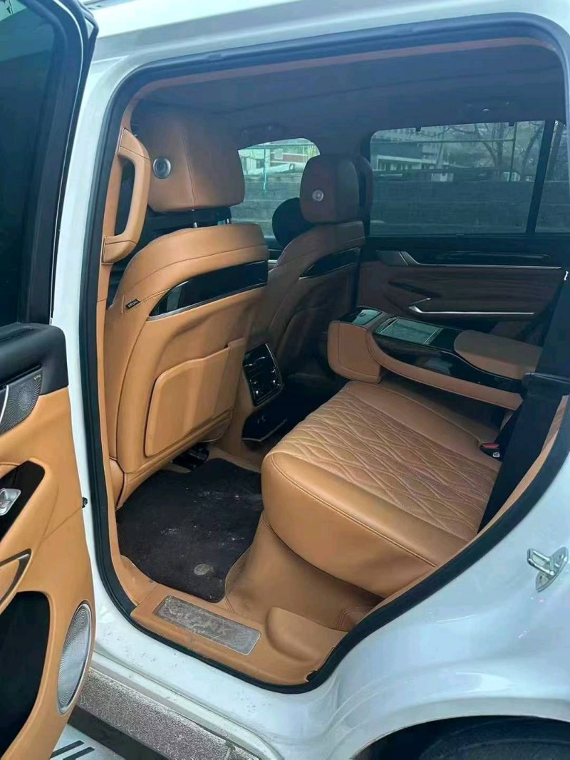 太原24年长城汽车坦克4