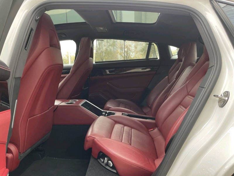 济宁20年保时捷帕拉梅拉5