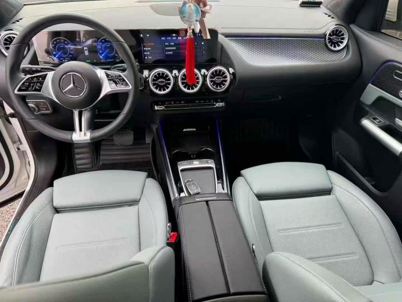 杭州25年奔驰EQA8