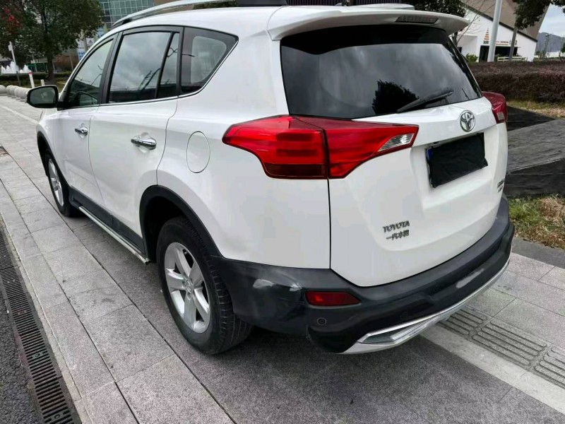 杭州14年丰田RAV49