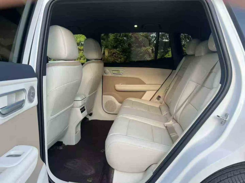 深圳25年丰田铂智4