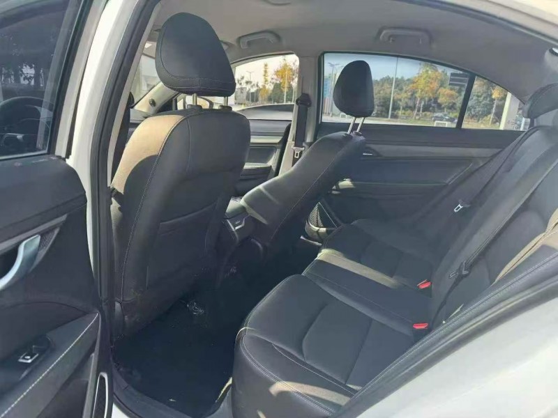 杭州21年吉利帝豪3