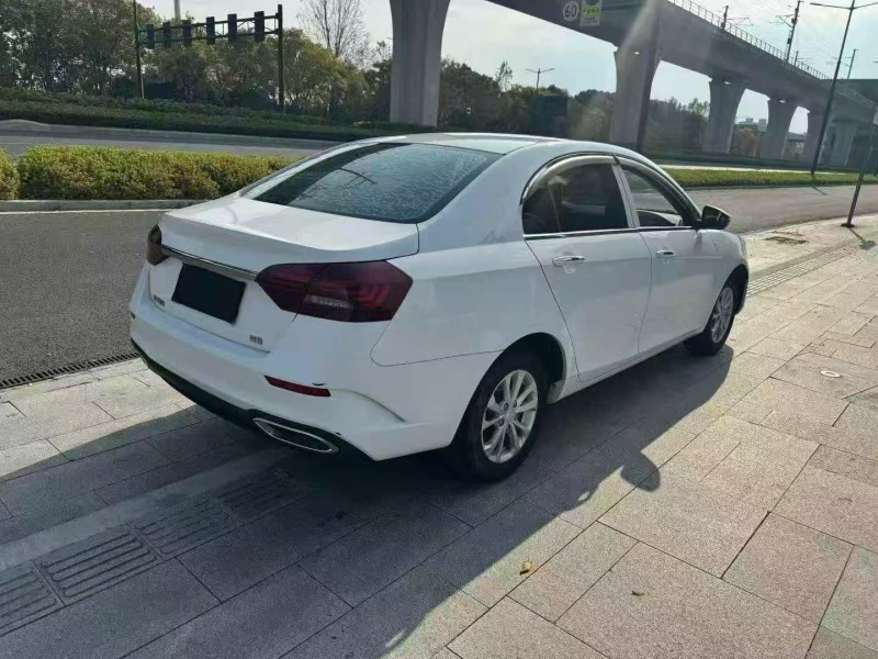 杭州21年吉利帝豪7