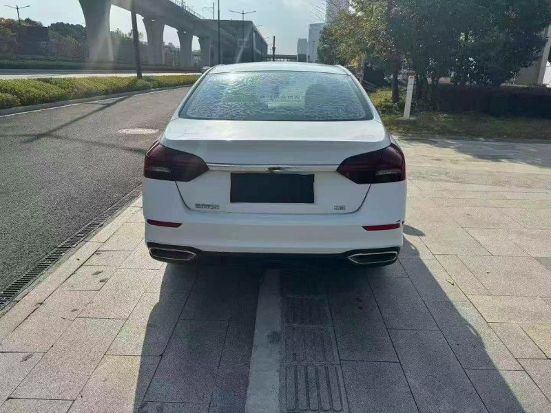 杭州21年吉利帝豪8