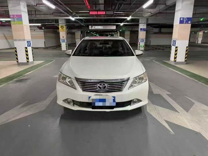 杭州14年丰田凯美瑞1