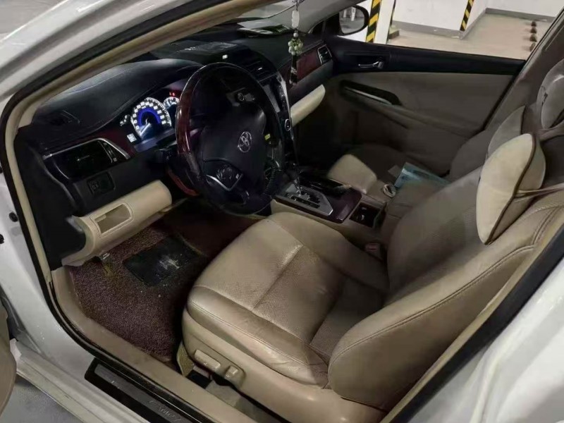 杭州14年丰田凯美瑞7