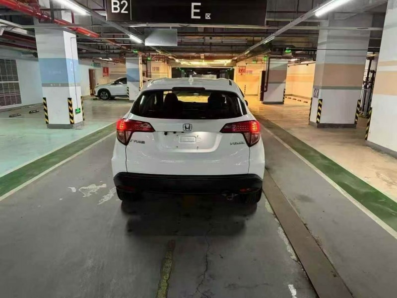 杭州17年本田缤智5