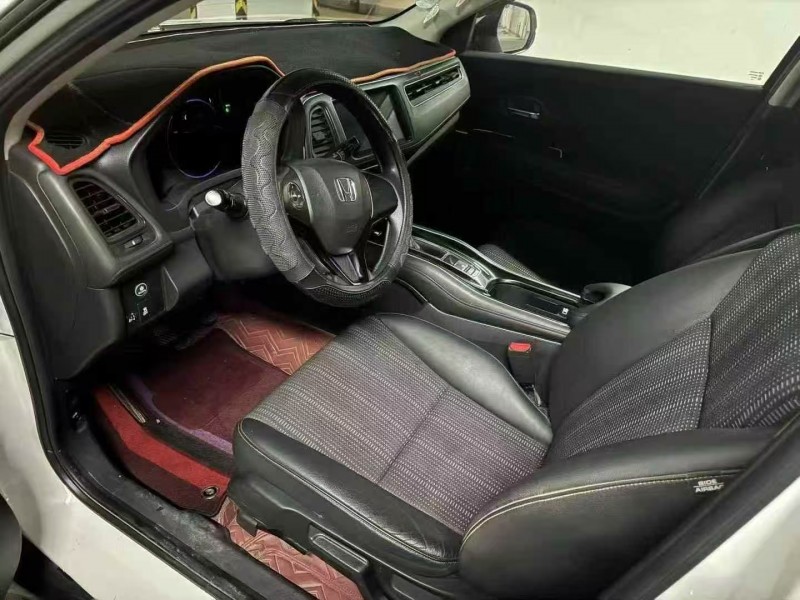 杭州17年本田缤智8