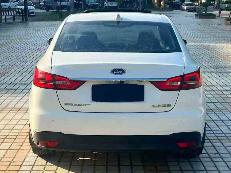 湛江19年福特福睿斯9