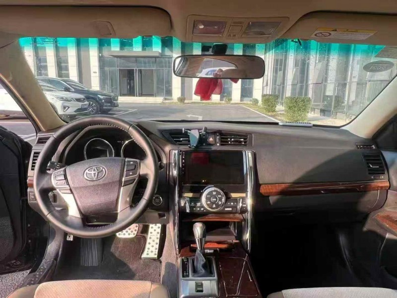 常德16年丰田锐志4