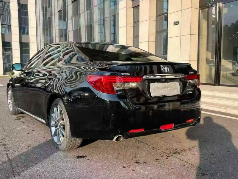 常德16年丰田锐志7